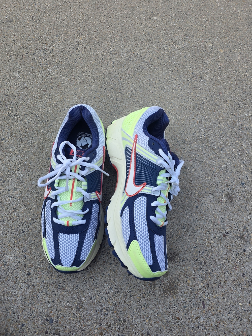 Nike Zoom Vomero 5 sneakers Men 7 Women 8.5 (40) - Picture 4 of 12